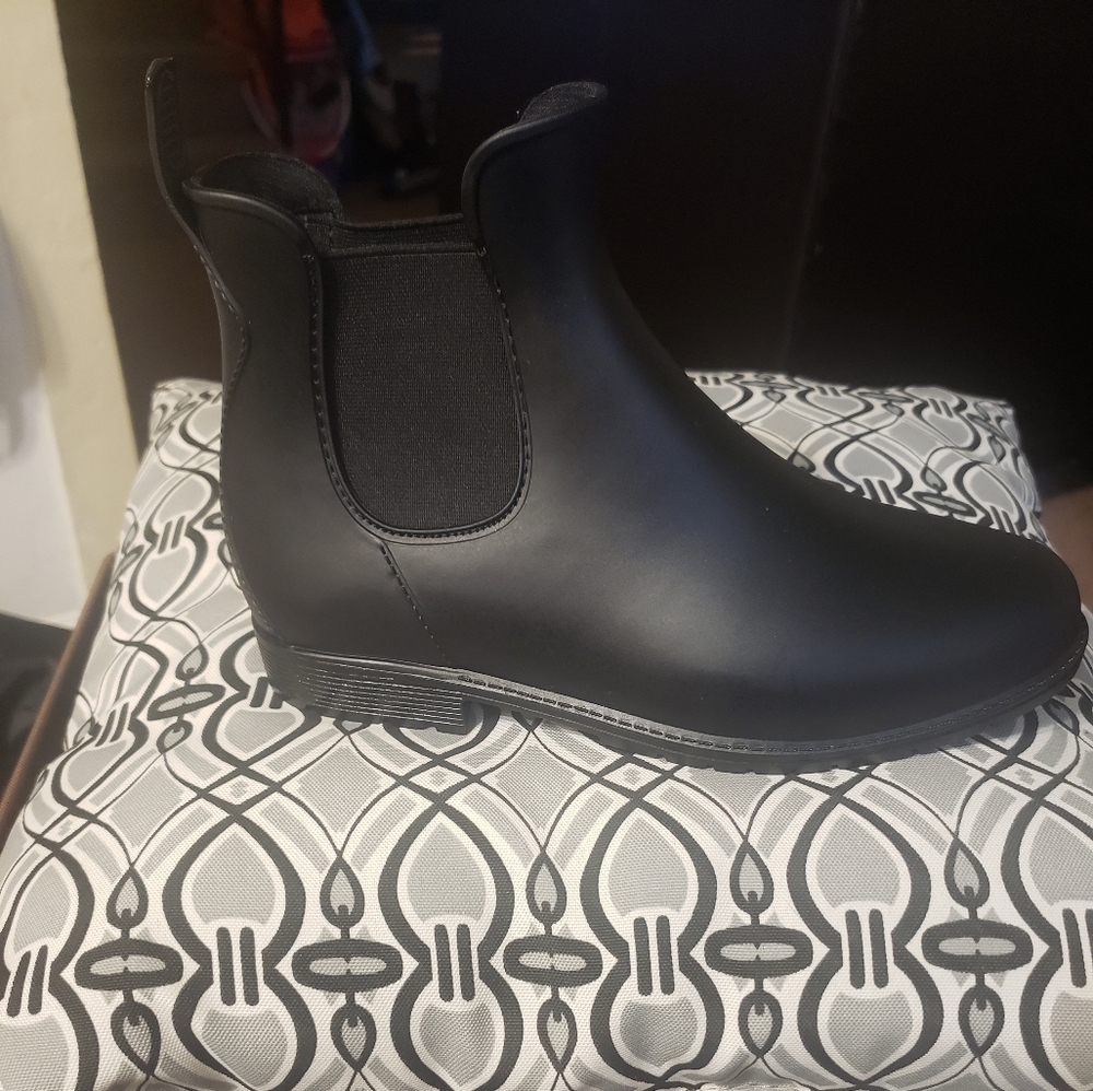 Shoe boots